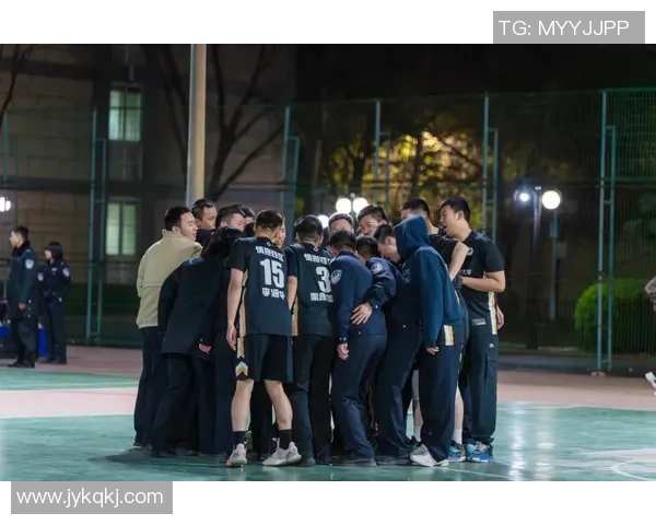 南京篮球队团队协作深度解析与其他球队的对比研究 南京篮球队团队协作深度解析与其他球队的对比研究